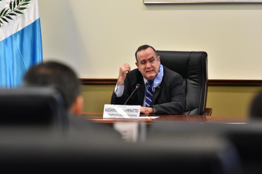 Presidente de Guatemala declara estado de calamidad tras el impacto de ETA en su país presidente-de-guatemala-declara-estado-de-calamidad-tras-el-impacto-de-eta-en-su-pais